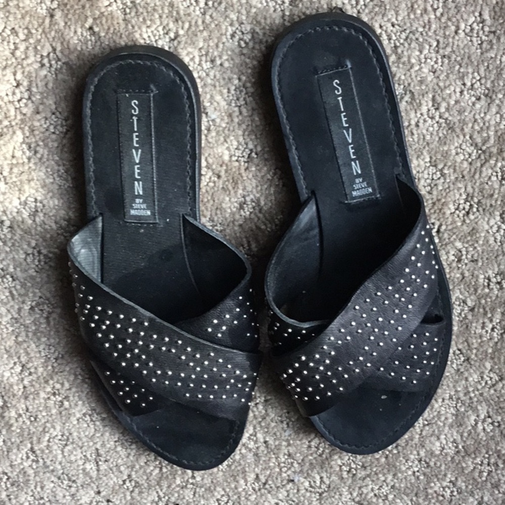 Black sandals with embellishment